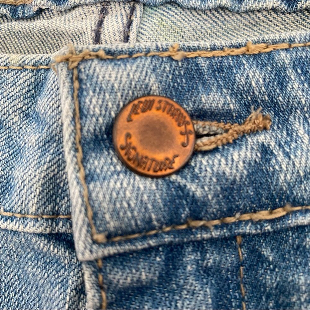 Levi's Light Wash Blue Mid Rise Bootcut Jeans 16L - Picture 9 of 16